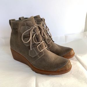 Sorel Toronto NL2115-245 Lace Up Green Suede Wedge Ankle Boots Booties - Size 9